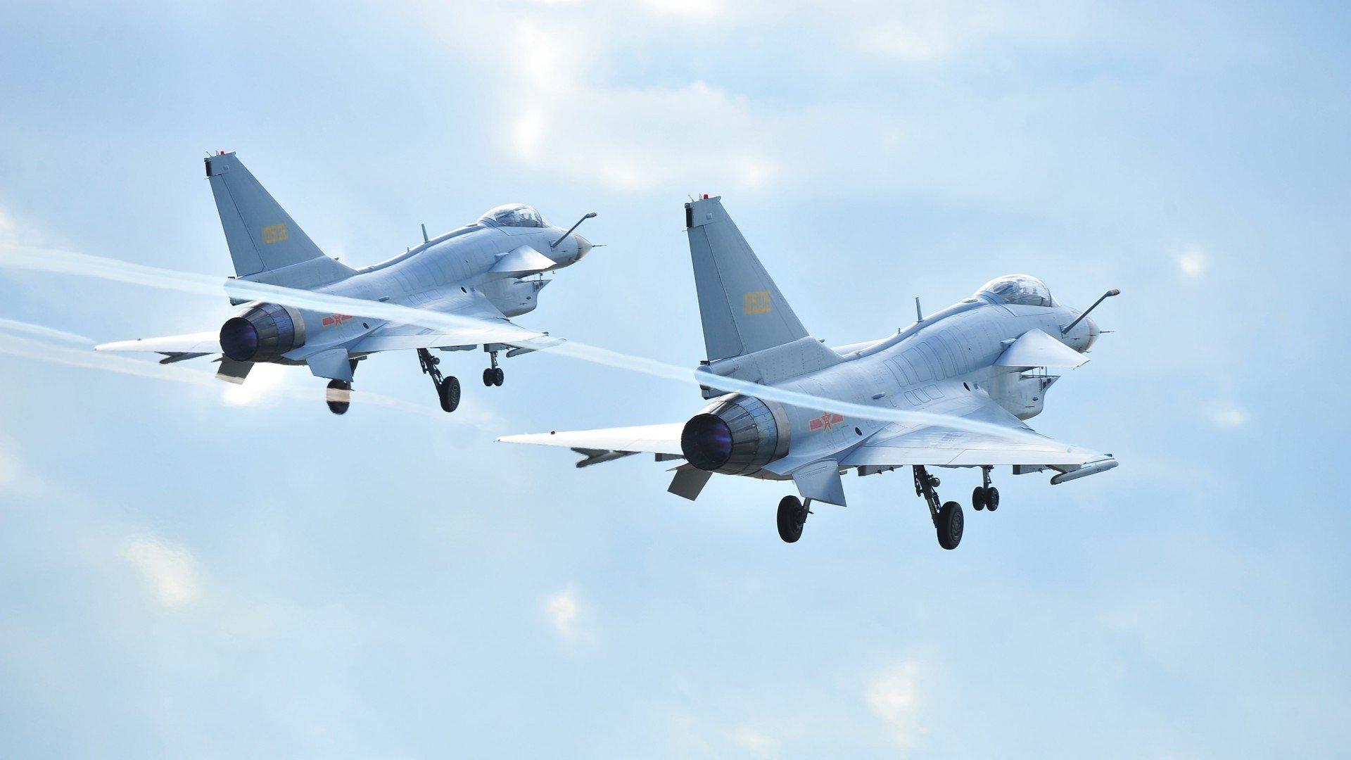 意甲积分格局凸显：国际米兰领先，米兰双雄紧追不舍，意甲国际米兰夺冠