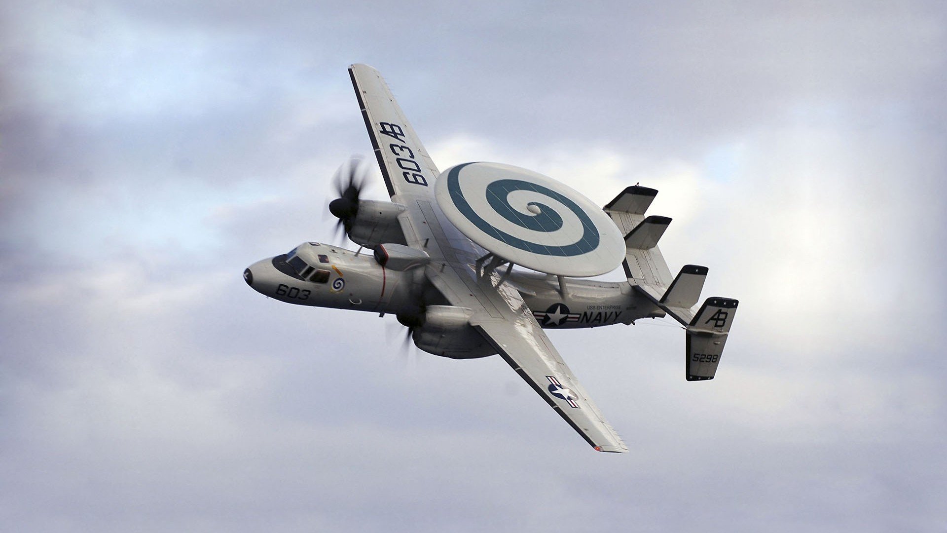 某队遭遇惨败,球员面临巨大压力,某支球队