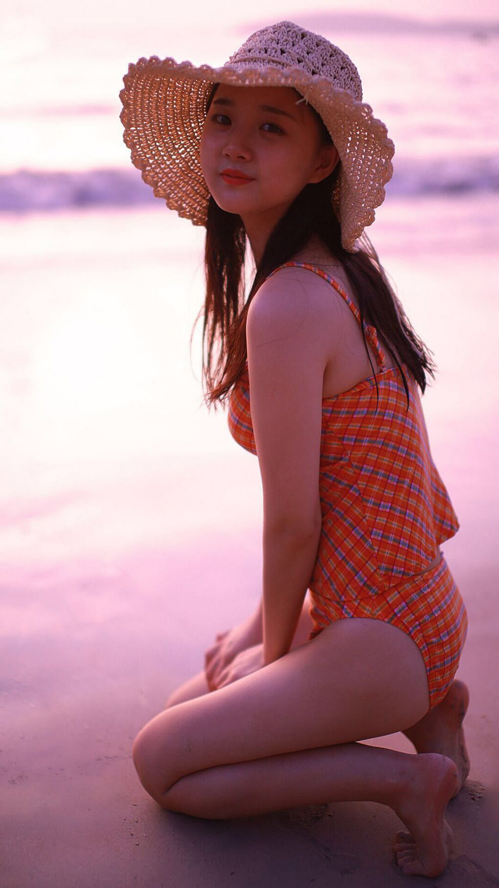 球员在海外联赛表现稳定,国家队召回名单受影响,球员回国参战